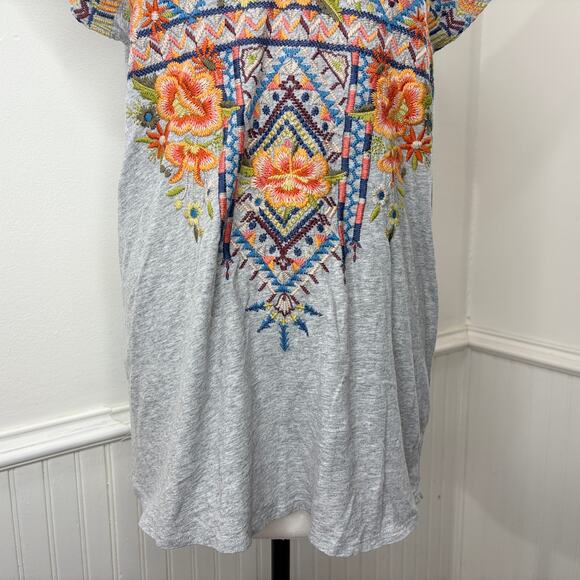 Johnny Was Sentrie Size S Tunic Top Relaxed Deep Scoop T-Shirt Embroidered Boho - Picture 12 of 16